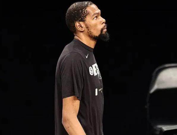 星空体育app官方下载-杜兰特言行突破底线？多位NBA名宿婉转表达不满