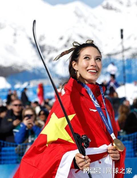 星空体育app-谷爱凌完美收官获德约祝贺，郑钦文零互动再掀波澜，外网也炸锅了